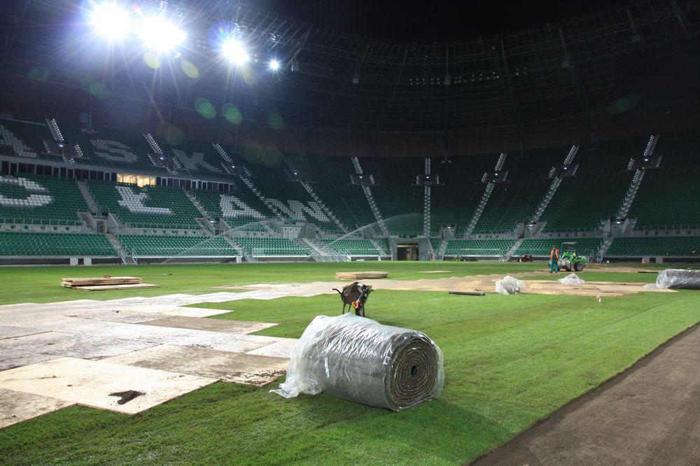 2010 wymiana murawy stadion śląsk wrocław. wykonawca- firma leszek kułak 017